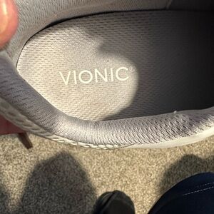 Vionic Women's Light Gray Sneakers